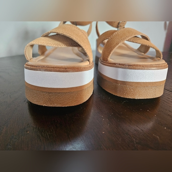 Lucky Brand Platform Sandals - Picture 3 of 6